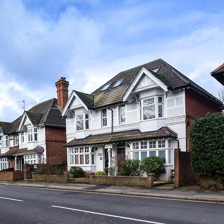 Апартаменты Guildford Town Centre With Parking Экстерьер фото